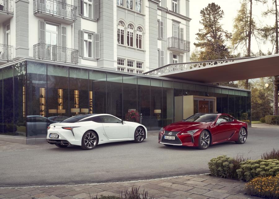 Lexus LC500 2017 года  (WW) (фото 12 из 12)